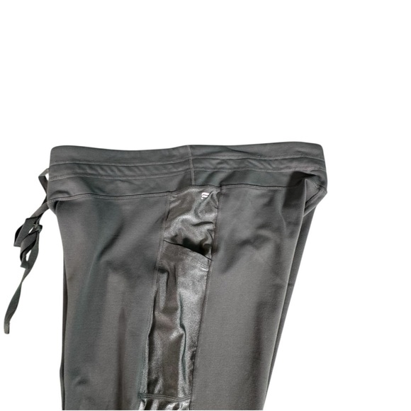 Fabletics Green Powerhold Leggings - Picture 9 of 13